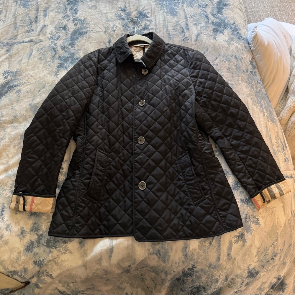 Burberry Quilted Black Jacket with Signature Check Trim - Picture 5 of 14